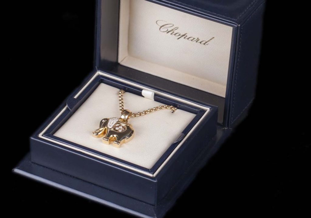 Kettingen uit de Chopard Happy Diamonds-collectie: nobele en elegante sieraden